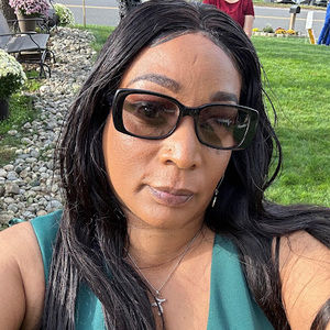 Meet your Posher, Joy